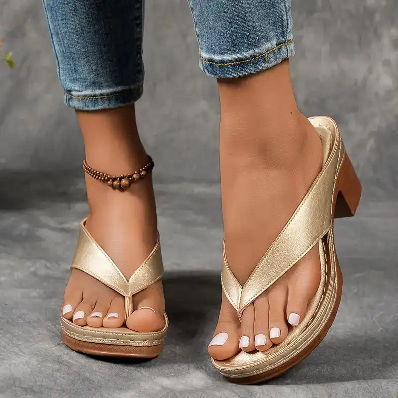 SoleilElegance™ – Tongs à Talon Épais pour un Été Stylé