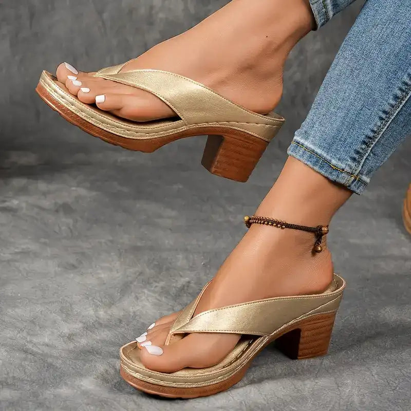 SoleilElegance™ – Tongs à Talon Épais pour un Été Stylé