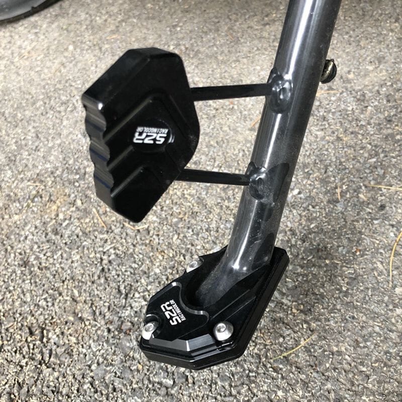 MotoGrip™ – Plaque de Béquille Antidérapante pour Moto