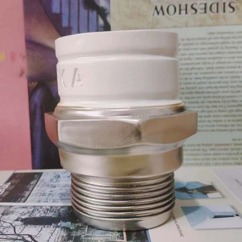 MotoSip™ – La tasse unique avec allumette incorporée