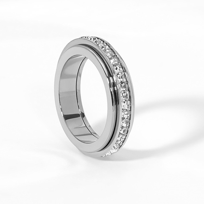 AureliaTurn™ – Bague en Zirconium Tournante de Luxe
