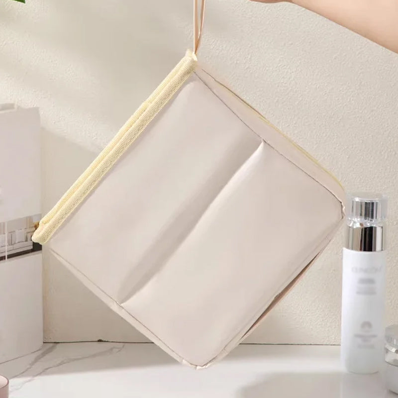 Élanique™ – Trousse de Maquillage Suspendue Élégante