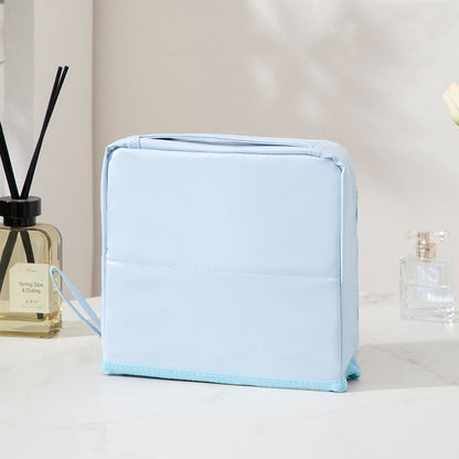 Élanique™ – Trousse de Maquillage Suspendue Élégante